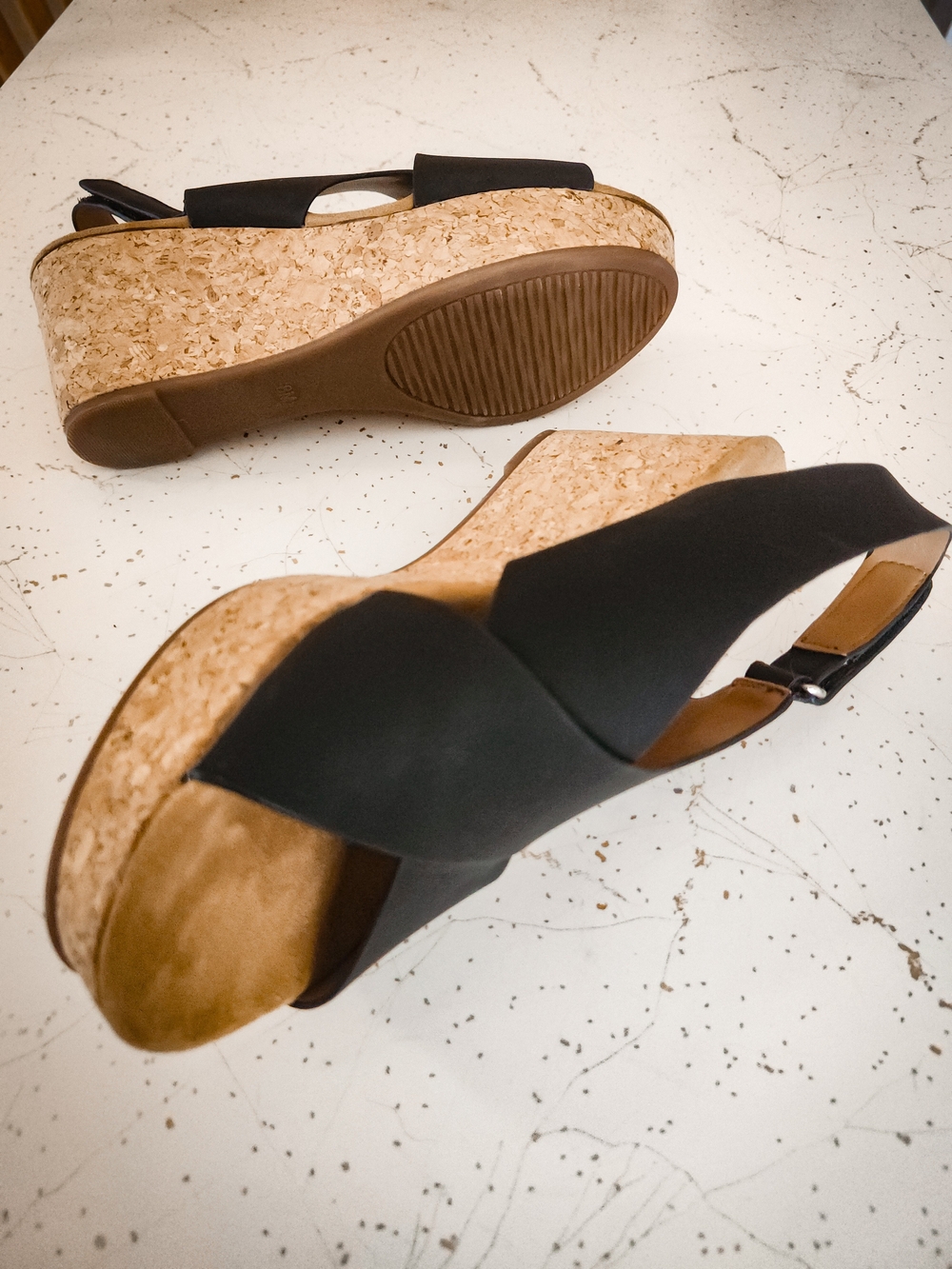 Cushionaire Cork Wedge Platform Sandals Black Size 8 Women's Comfort Shoes - Picture 6 of 8